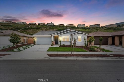 2710 Santa Fiora Dr, Corona, CA, 92882-1113 | Card Image