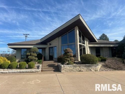 lower-level-unit-3-3575 Jersey Ridge Road, Davenport, IA, 52807 | Card Image