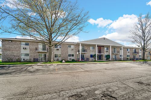 1d-9351 Lady Bird Ln, Des Plaines, IL, 60016-4265 | Card Image
