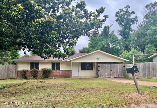 428 Queen Marie Ln, Jackson, MS, 39209-2917 | Card Image