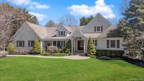 2 Memas Ct, Dix Hills, NY, 11746-5224 | Card Image