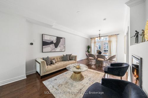 25 Slingsby Lane, North York, ON, M2N0H7 | Card Image