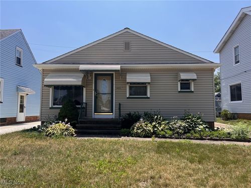 3207 Wellington Ave, Parma, OH, 44134-3647 | Card Image