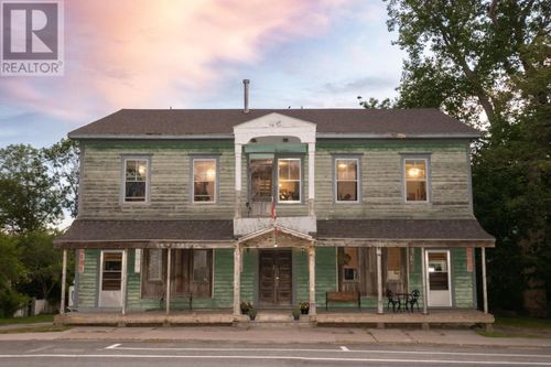 121 Water Street, Shelburne, NS, B0T1W0 | Card Image