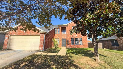 7105 Lake Roberts Way, Arlington, TX, 76002-4043 | Card Image