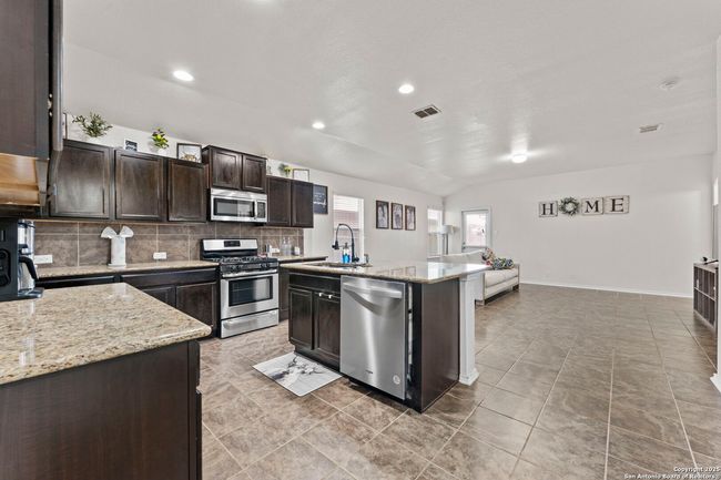 9814 Selestat Pt, House other with 3 bedrooms, 2 bathrooms and null parking in Schertz TX | Image 5