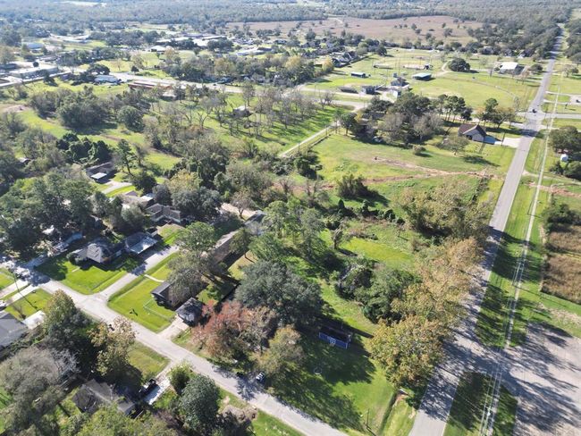 1303 Mac Dr, House other with 4 bedrooms, 2 bathrooms and 2 parking in Sweeny TX | Image 37