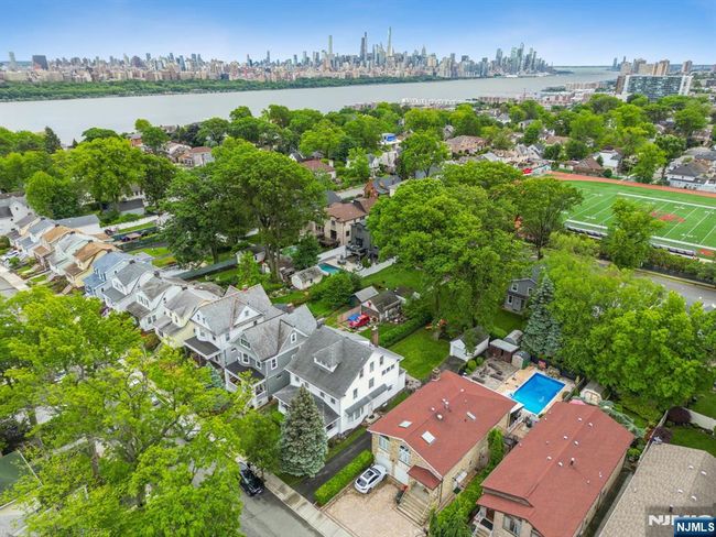 74 Oakdene Ave, House other with 6 bedrooms, 3 bathrooms and null parking in Cliffside Park NJ | Image 34