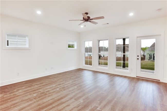 This is a previously built Todd B, not the subject property. All plans, pricing, and specifications are subject to change without notice. | Image 11