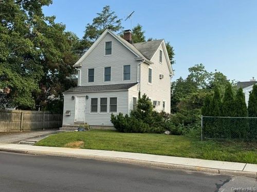 105 Bayview Ave, Manhasset, NY, 11030-1809 | Card Image