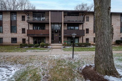 302-16490 Heather Lane, Middleburg Heights, OH, 44130 | Card Image