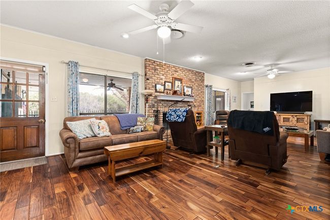 Main Living | Image 11