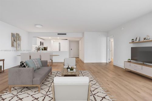 apt-208-555 Ne 34th St, Miami, FL, 33137-4031 | Card Image