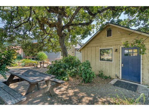 343 Se Wyers St, White Salmon, WA, 98672-0060 | Card Image