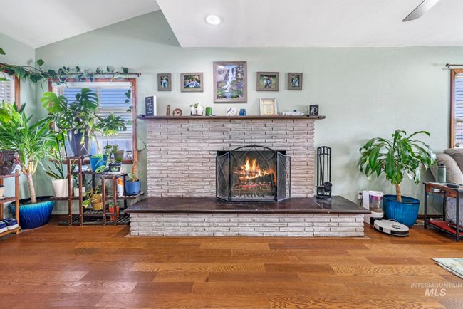 706 Utah St, House other with 3 bedrooms, 3 bathrooms and null parking in Gooding ID | Image 4