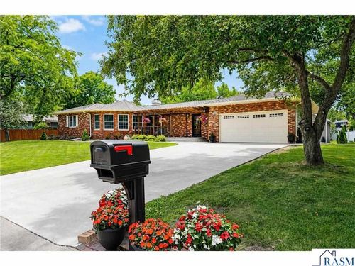 1005 W Richway Dr, Albert Lea, MN, 56007-2065 | Card Image