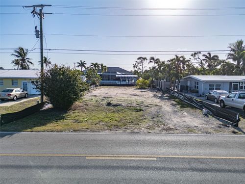 3314 York Rd, ST JAMES CITY, FL, 33956-2307 | Card Image