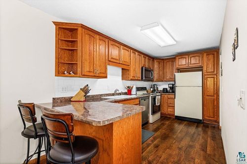 411-411 Wildwood Dr, Duluth, MN, 55811-5220 | Card Image