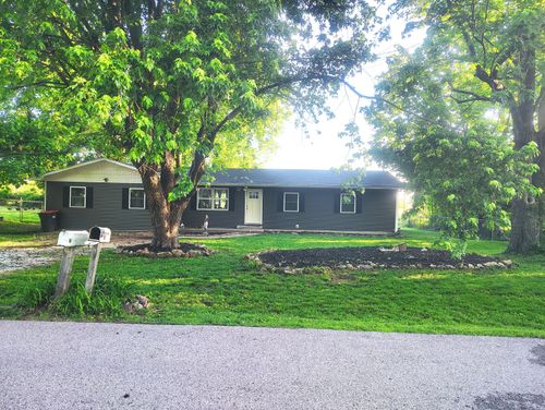 125 E Chrysler Ave, Clever, MO, 65631-9152 | Card Image