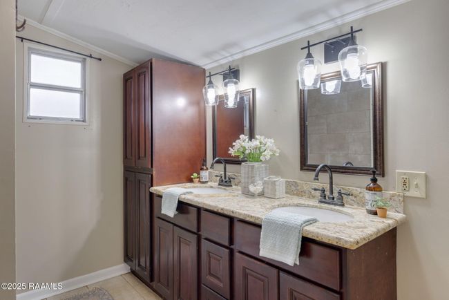 primary bath ensuite | Image 18
