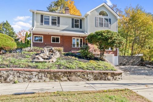 97 Oak St, Stoneham, MA, 02180-2229 | Card Image