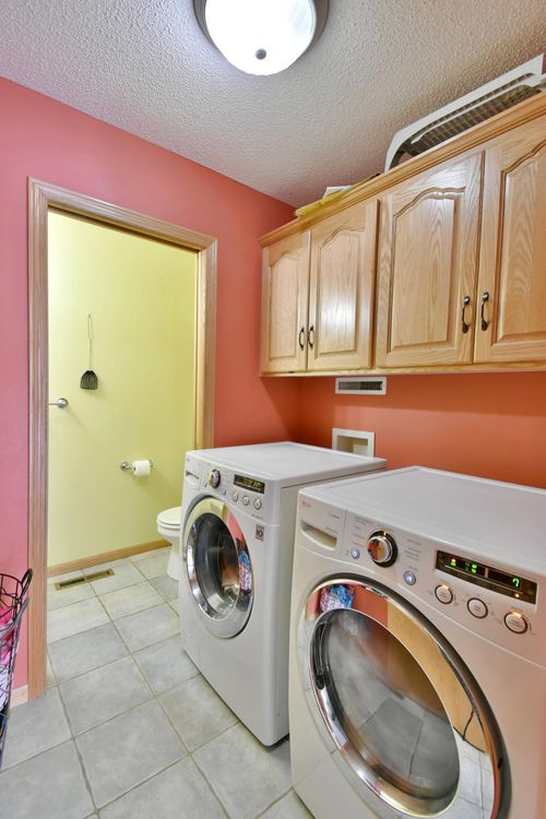 8245 W Beatrice Dr, Clear Lake, MN, 55319-9464 | Card Image