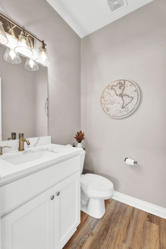 2512 E Maple Rd, House other with 4 bedrooms, 3 bathrooms and null parking in Troy MI | Image 15