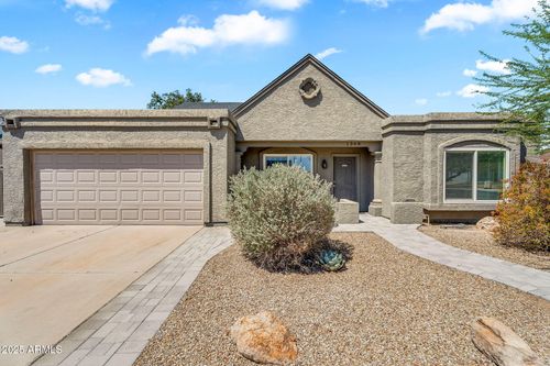 1368 E Wickieup Ln, Phoenix, AZ, 85024-3603 | Card Image