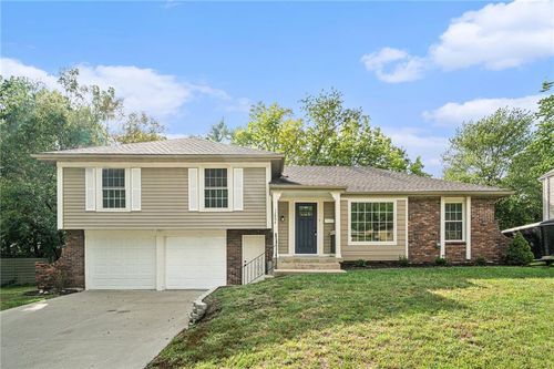 12904 Overhill Rd, Grandview, MO, 64030-2752 | Card Image