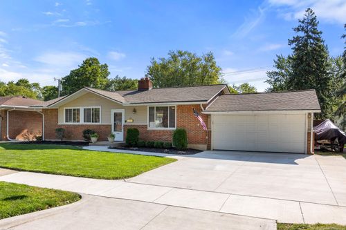 36428 Ledgestone St, Clinton Township, MI, 48035-1614 | Card Image