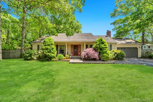 3 Woodbine Ln, East Moriches, NY, 11940-1415 | Card Image