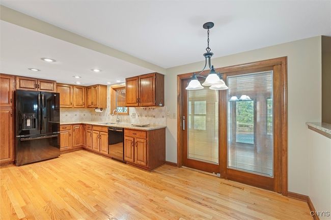 8013 Ginger Rd, House other with 4 bedrooms, 4 bathrooms and null parking in Liverpool NY | Image 7