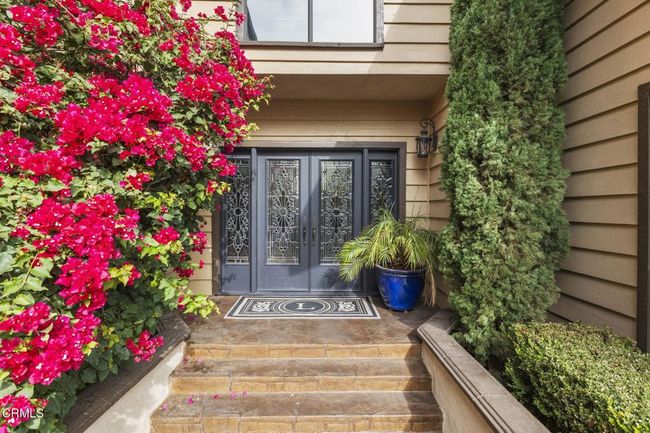 6-web-or-mls-UpmarketMedia-317ElTua-5 | Image 6
