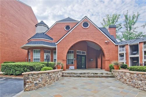 3063 Chastain Park Ct Ne, Atlanta, GA, 30342-3255 | Card Image