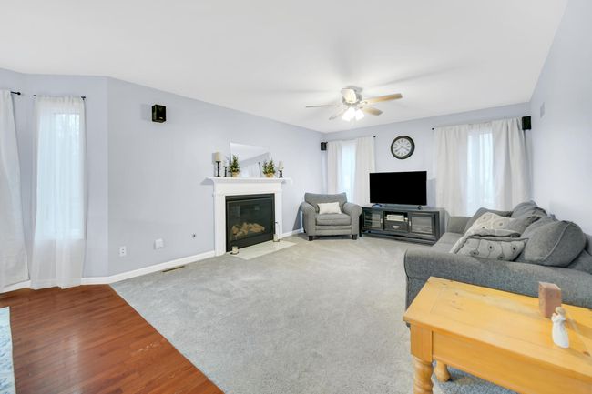Family Room | Image 4
