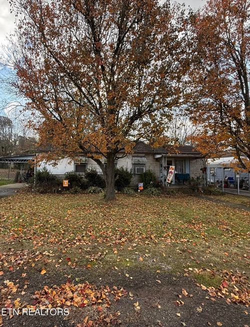 415 Loudon Ave, Maryville, TN, 37804-2791 | Card Image