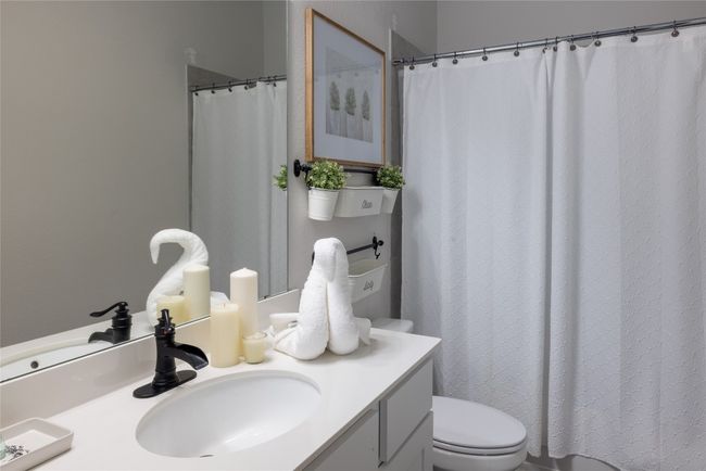 Guest Bath | Image 10
