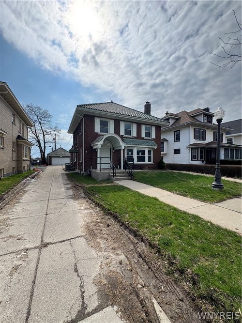 b-117 W Humboldt Pkwy, Buffalo, NY, 14214-2606 | Card Image
