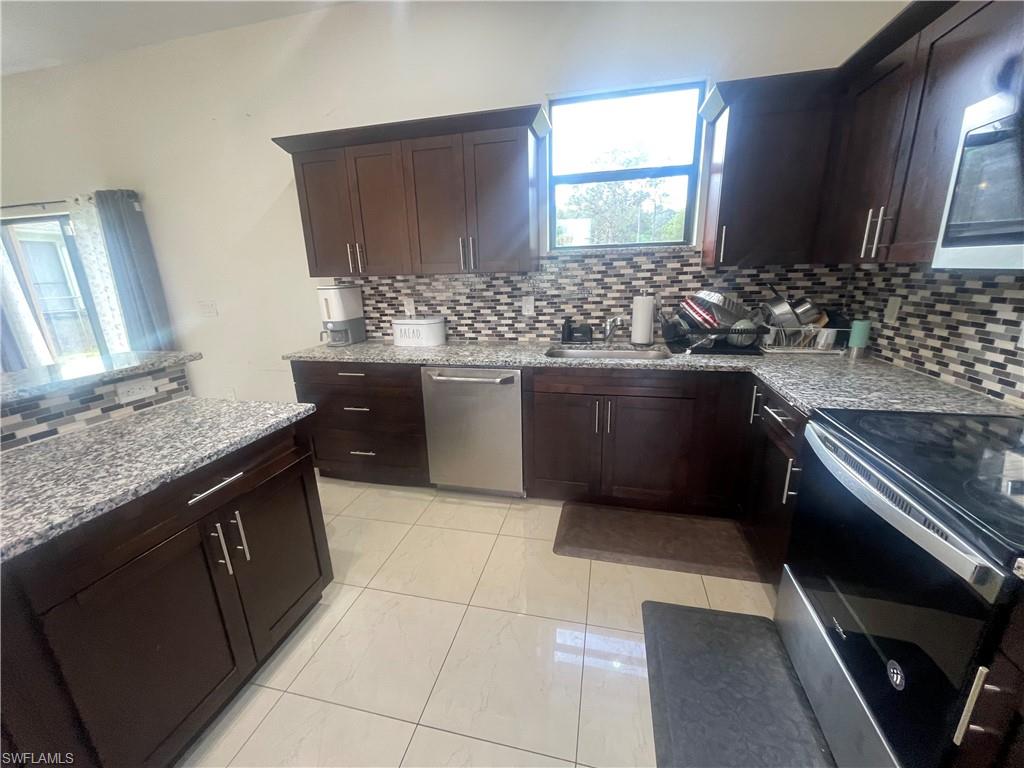 Residential in NAPLES 2