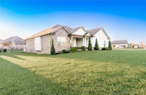 1723 Champions Pointe Pkwy, Henryville, IN, 47126-8598 | Card Image