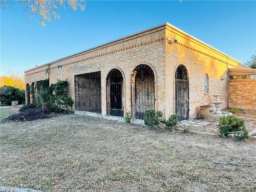 817 Marinel Ln, Mission, TX, 78572-4327 | Card Image
