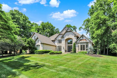 9690 Irishmans Run Ln, Zionsville, IN, 46077-8369 | Card Image