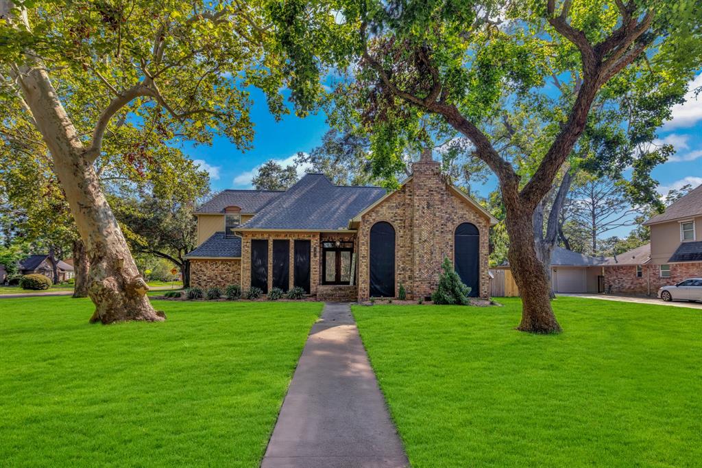 Poinciana St, Lake Jackson, TX 77566
