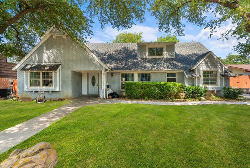 2405 Summit Dr, Irving, TX, 75062-5324 | Card Image