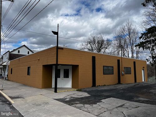 7 N Main St, YEAGERTOWN, PA, 17099-9669 | Card Image