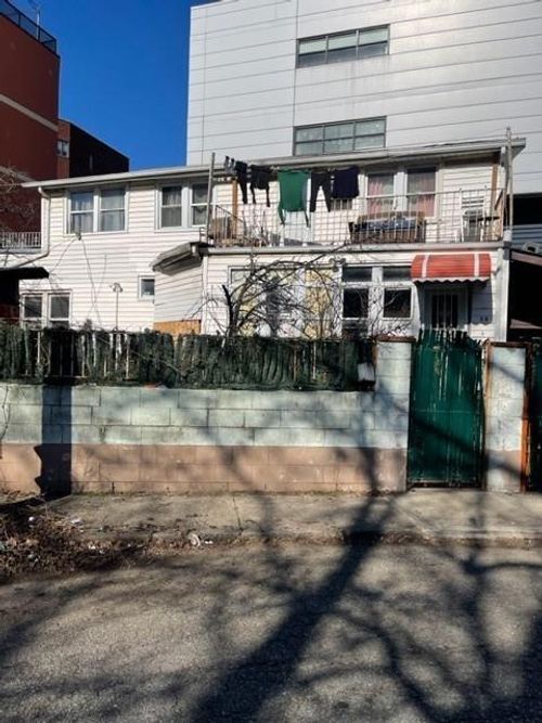 38 Brighton 2nd Pl, Brooklyn, NY, 11235-6803 | Card Image