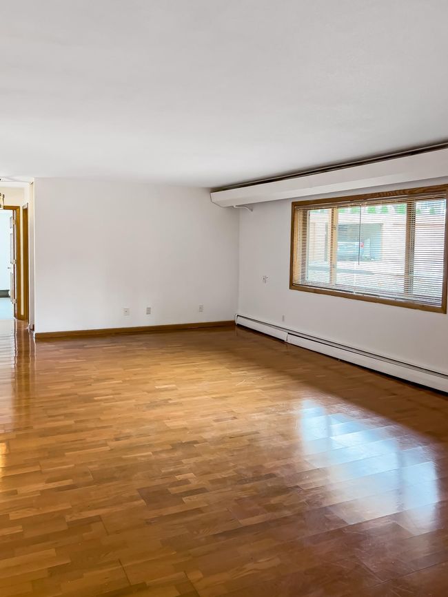 5440 Three Points Blvd -view of living room from front door | Image 10