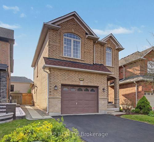 379 Grovehill Rd, Oakville, ON, L6H6P3 | Card Image