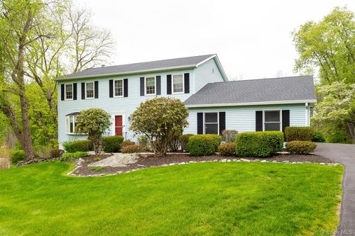 5 Rolling Green Ln, Wappingers Falls, NY, 12590-6436 | Card Image