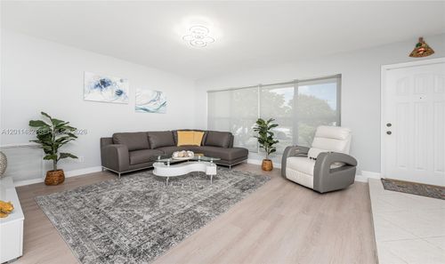 0-810 S Rainbow Dr, Hollywood, FL, 33021-7519 | Card Image